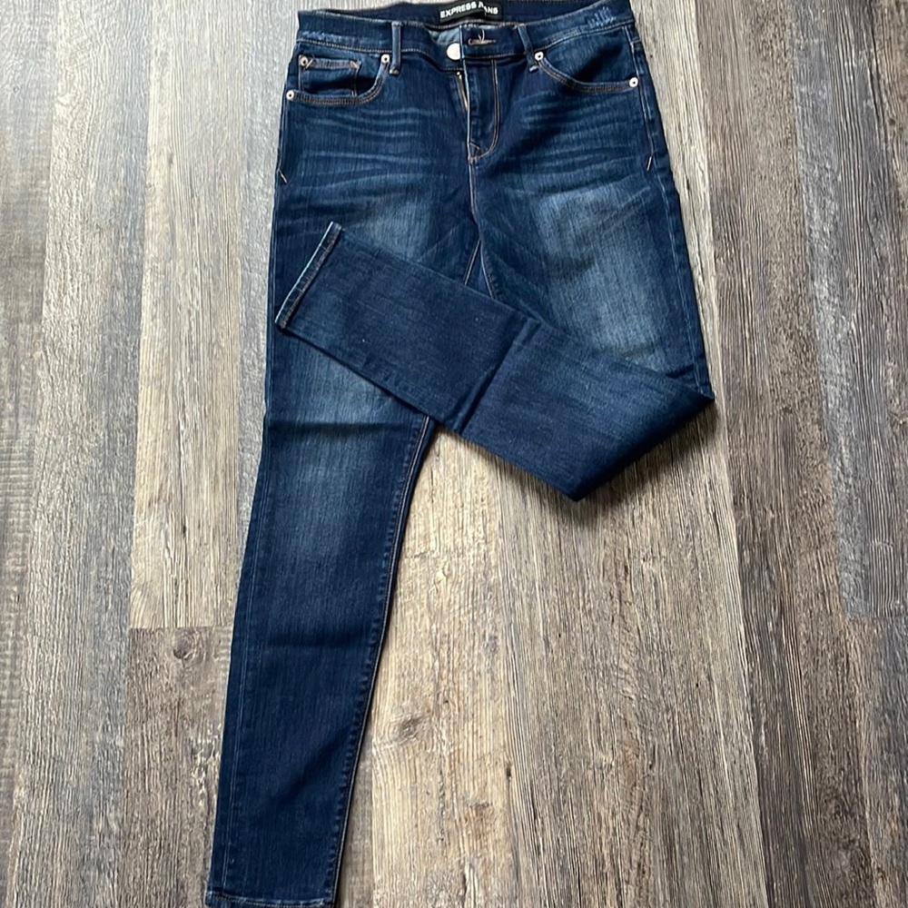 Express mid rise legging.